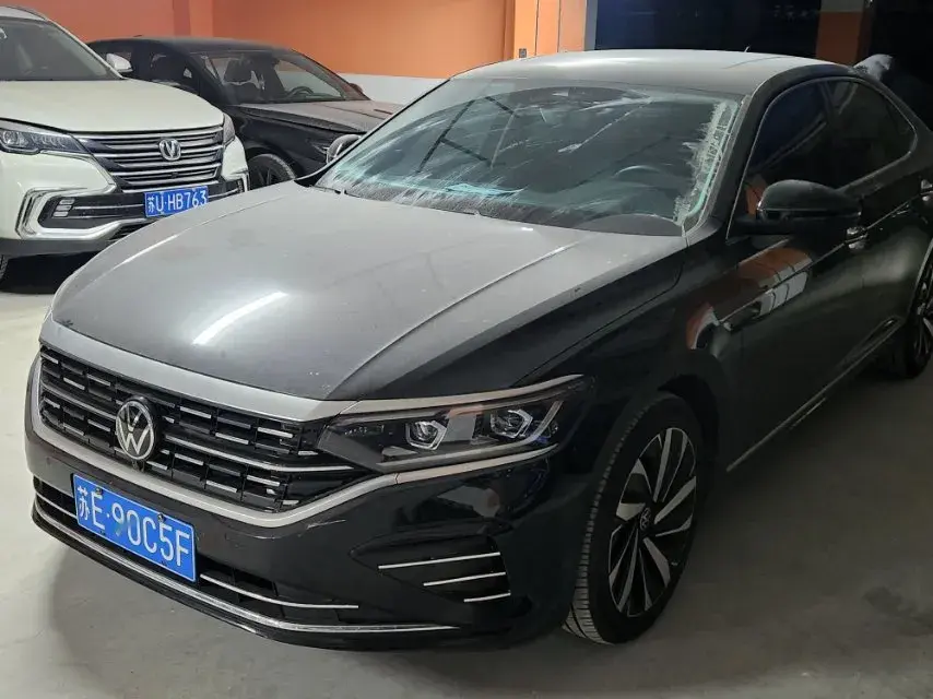 2023 Volkswagen Passat 2.0T 186HP L4 7DCT