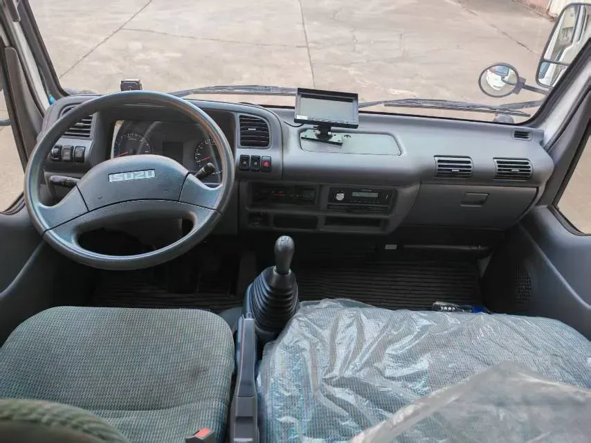 2011 Suzuki Jimny 1.3L 85HP L4 5MT,autocango,china used car exporter,china ev exporter,chinese used car exporter,chinese used ev exporter