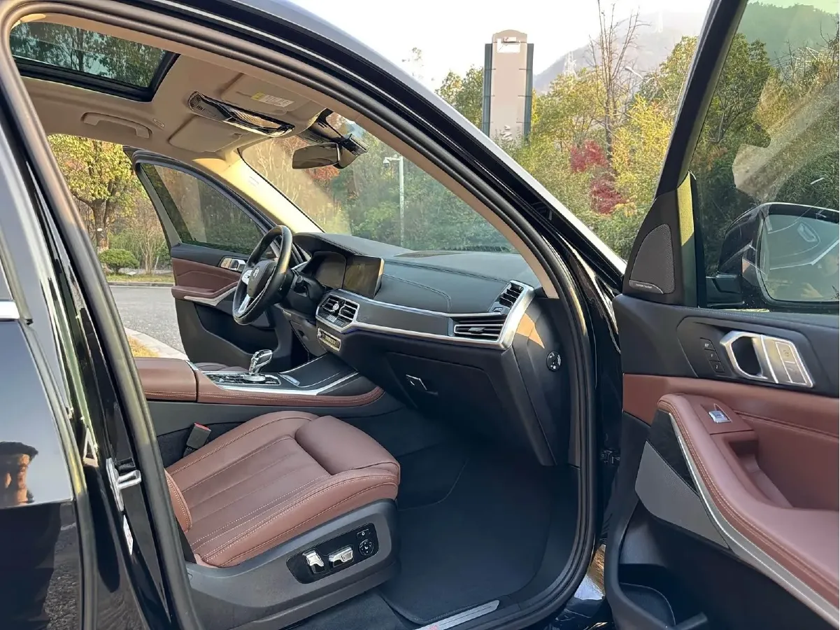 2022 BMW X7 3.0T 340HP L6 8AT,autocango,china used car exporter,china ev exporter,chinese used car exporter,chinese used ev exporter