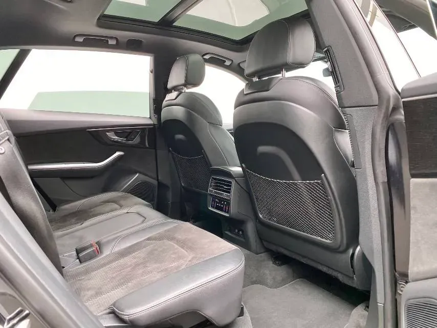 2021 Audi Q8 3.0T 340HP V6 8AT,autocango,china used car exporter,china ev exporter,chinese used car exporter,chinese used ev exporter