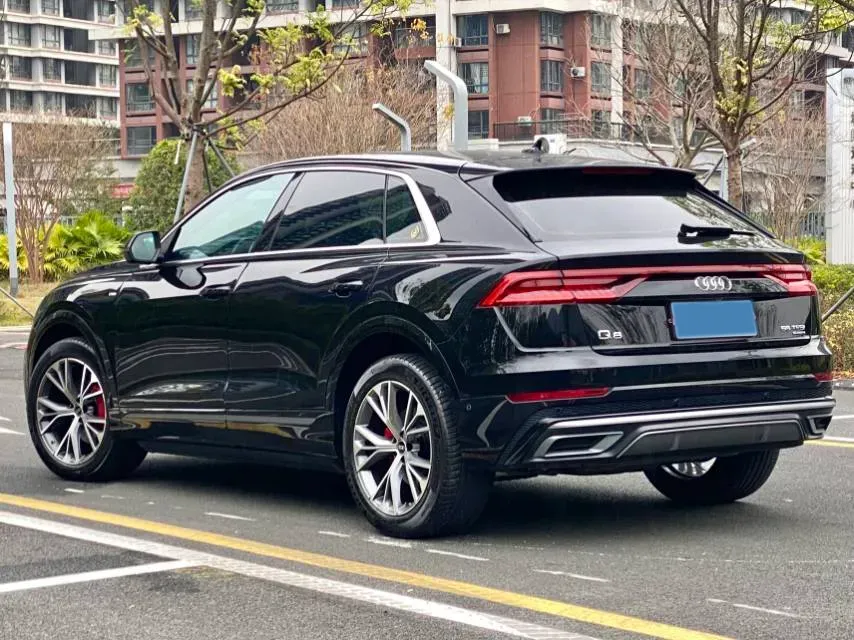 2021 Audi Q8 3.0T 340HP V6 8AT,autocango,china used car exporter,china ev exporter,chinese used car exporter,chinese used ev exporter