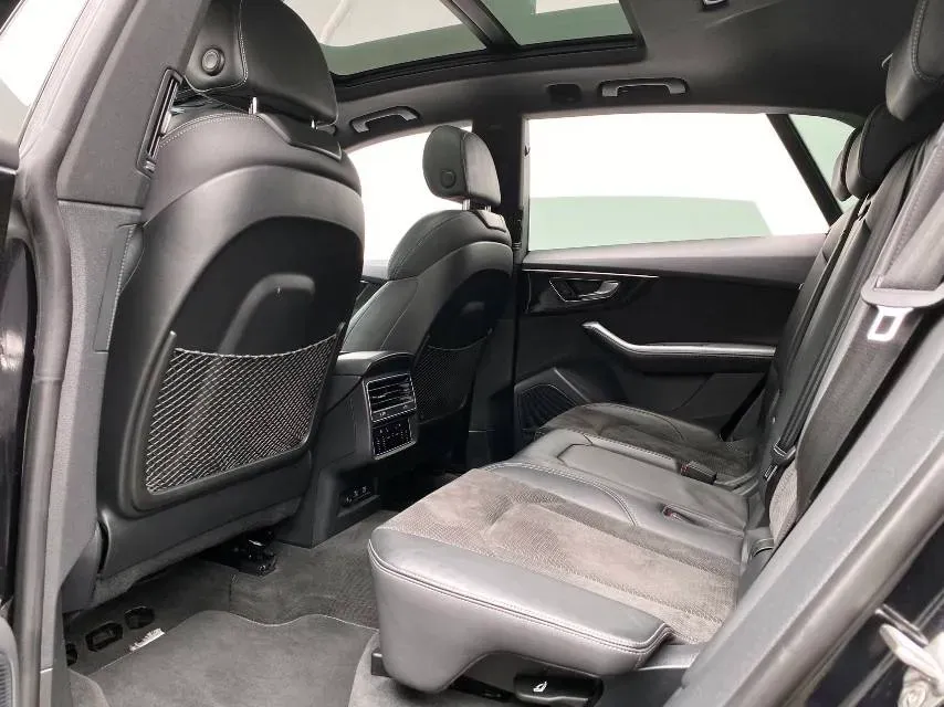 2021 Audi Q8 3.0T 340HP V6 8AT,autocango,china used car exporter,china ev exporter,chinese used car exporter,chinese used ev exporter