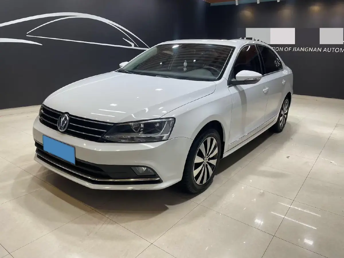 2018 Volkswagen Sagitar 1.2T 110HP L4 7DCT