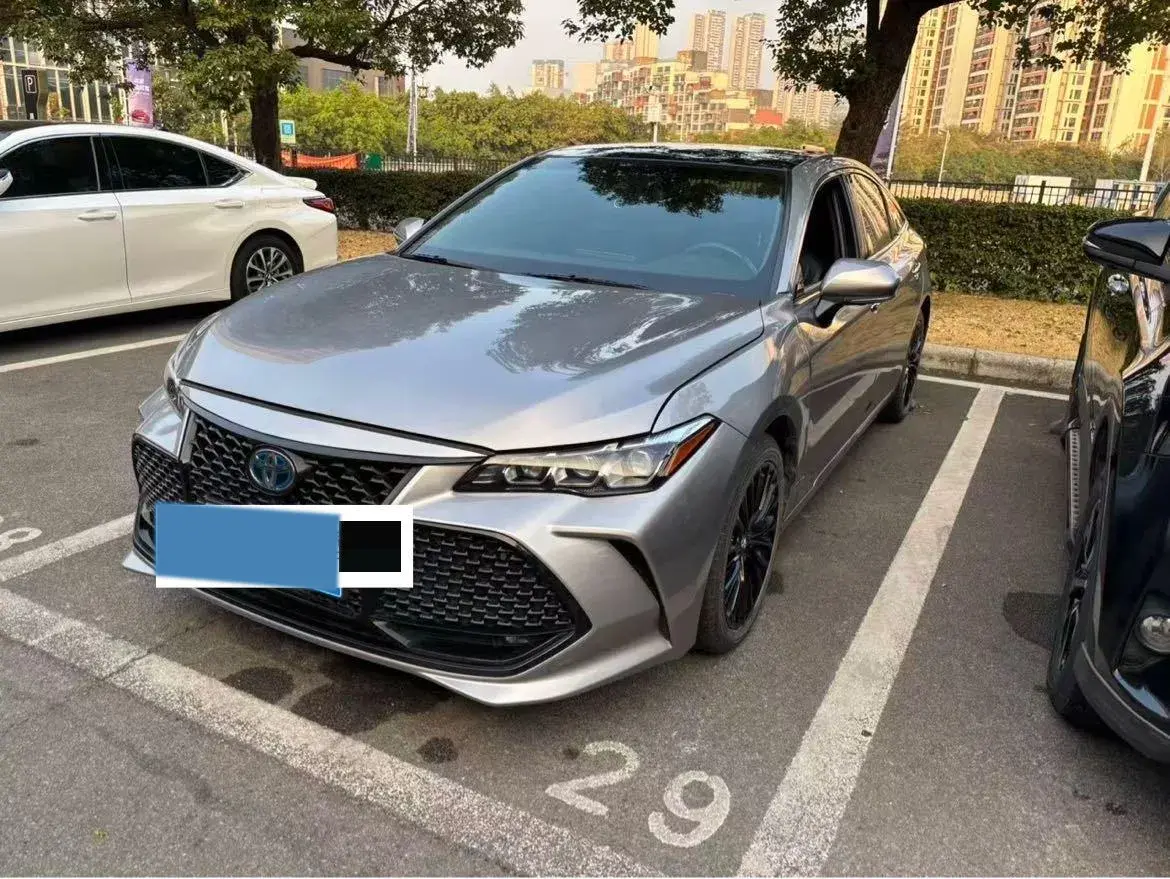 2019 Toyota Avalon 2.5L 178HP L4 E-CVT Hybrid
