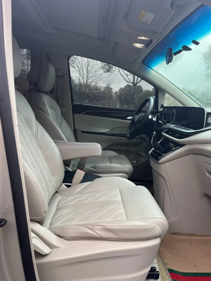 2023 Buick GL8 2.0T 237HP L4 9AT,autocango,china used car exporter,china ev exporter,chinese used car exporter,chinese used ev exporter