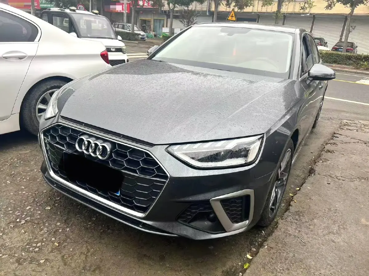 2022 Audi A4L 2.0T 190HP L4 7DCT