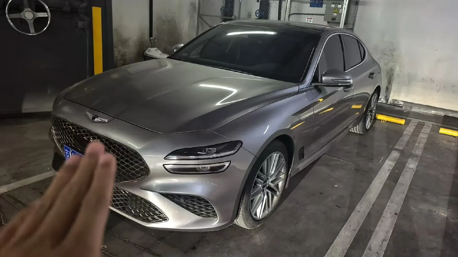 2023 Genesis G70 2.0T 245HP L4 8AT,autocango,china used car exporter,china ev exporter,chinese used car exporter,chinese used ev exporter