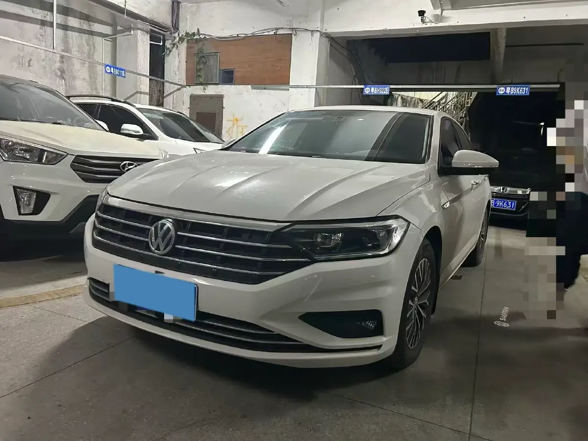 2021 Volkswagen Sagitar 1.2T 116HP L4 7DCT