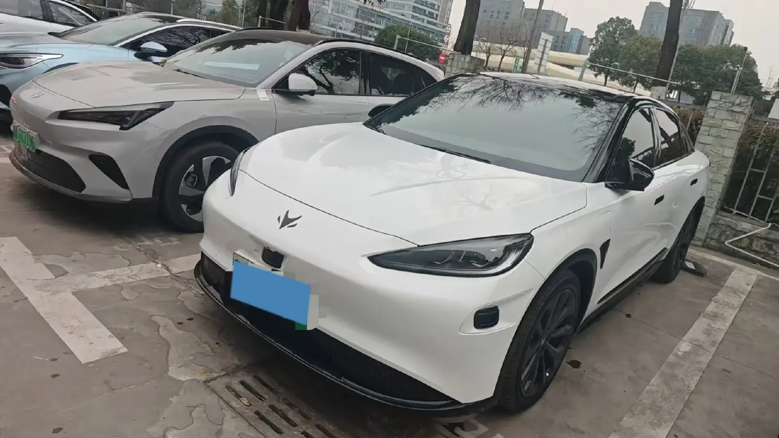 2022 ARCFOX αS BEV 74.5KWH