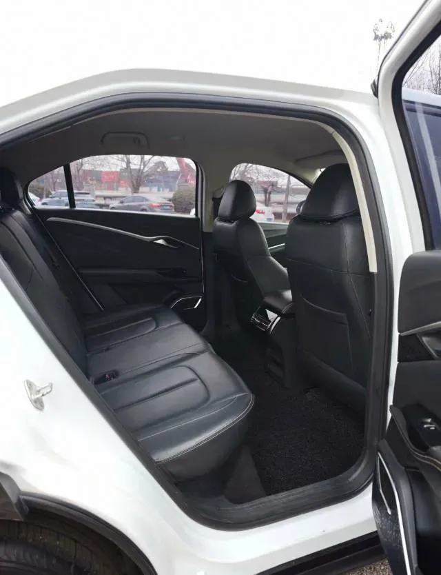 2022 Venucia Grand V 1.5T 190HP L4 7DCT,autocango,china used car exporter,china ev exporter,chinese used car exporter,chinese used ev exporter