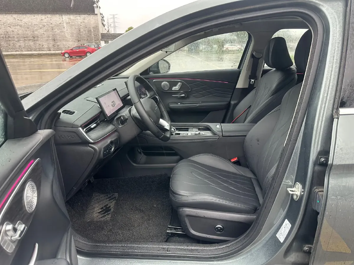 2025 Chery Arrizo 8 Pro 1.6T 197HP L4 7DCT,autocango,china used car exporter,china ev exporter,chinese used car exporter,chinese used ev exporter