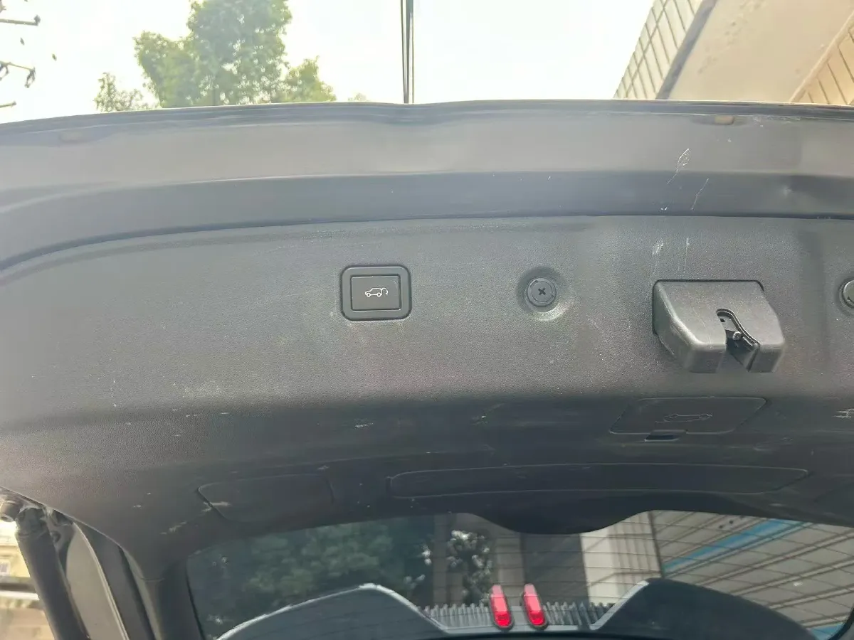 2023 Venucia Grand V DD-i 1.5T 163HP L4 E-CVT PHEV 18.4KWH,autocango,china used car exporter,china ev exporter,chinese used car exporter,chinese used ev exporter