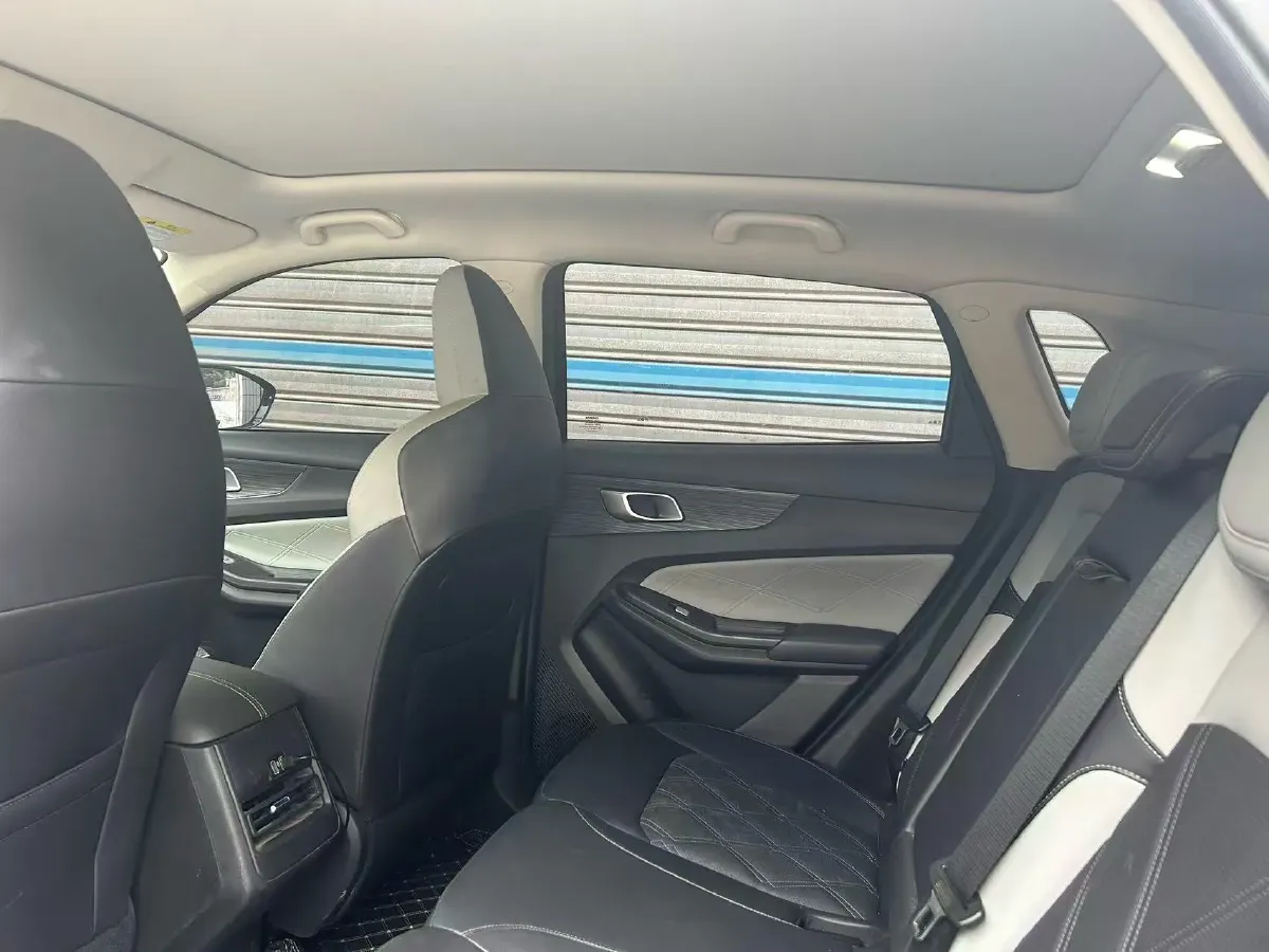 2023 Venucia Grand V DD-i 1.5T 163HP L4 E-CVT PHEV 18.4KWH,autocango,china used car exporter,china ev exporter,chinese used car exporter,chinese used ev exporter