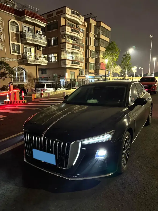 2025 HongQi H5 2.0T 224HP L4 8AT