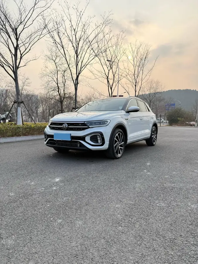 2023 Volkswagen T-Roc 1.5T 160HP L4 7DCT