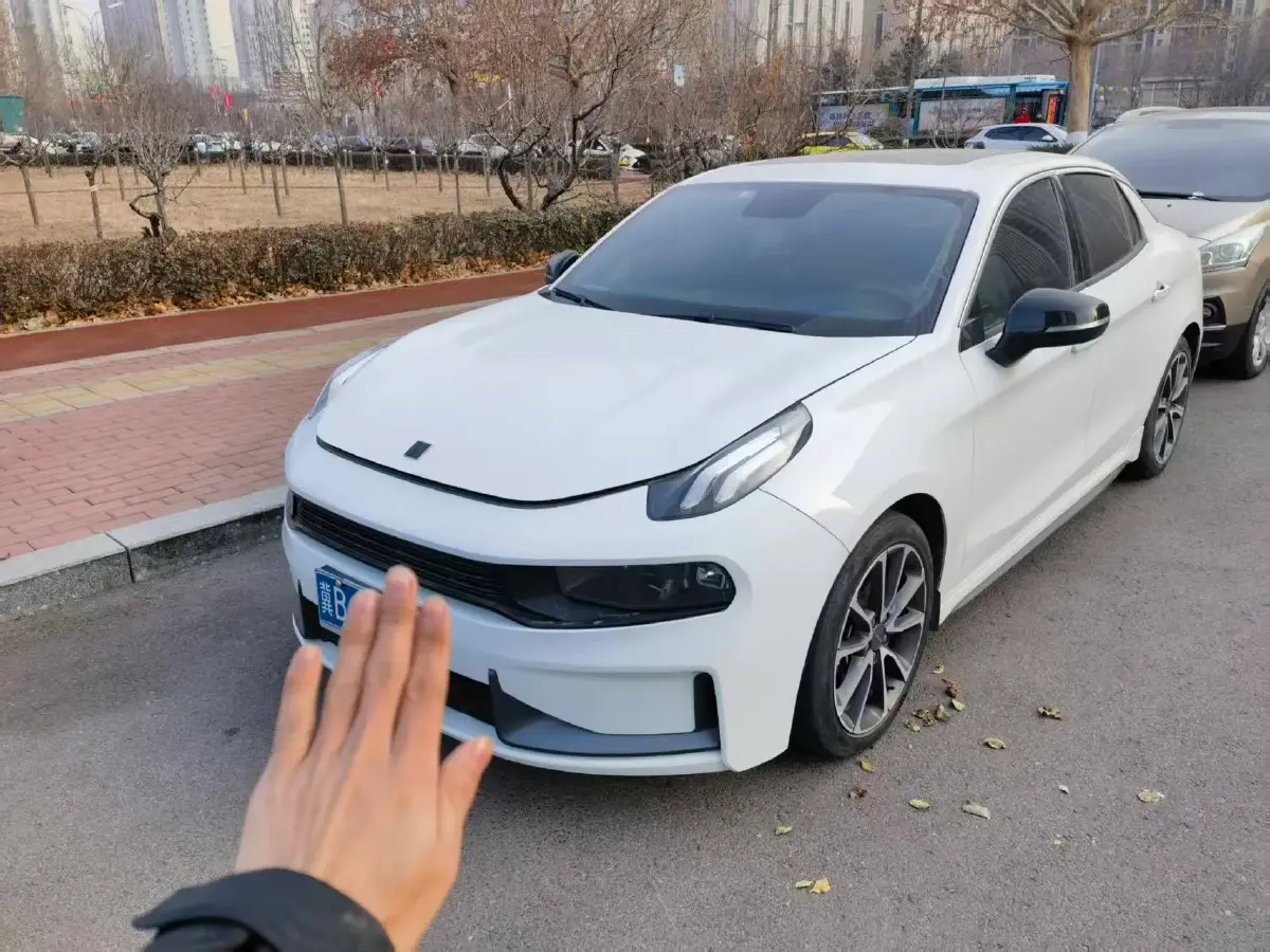 2019 LYNK&CO 03 2.0T 190HP L4 6AT