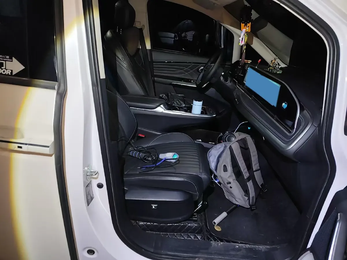 2022 MAXUS G90 2.0T 234HP L4 8AT,autocango,china used car exporter,china ev exporter,chinese used car exporter,chinese used ev exporter