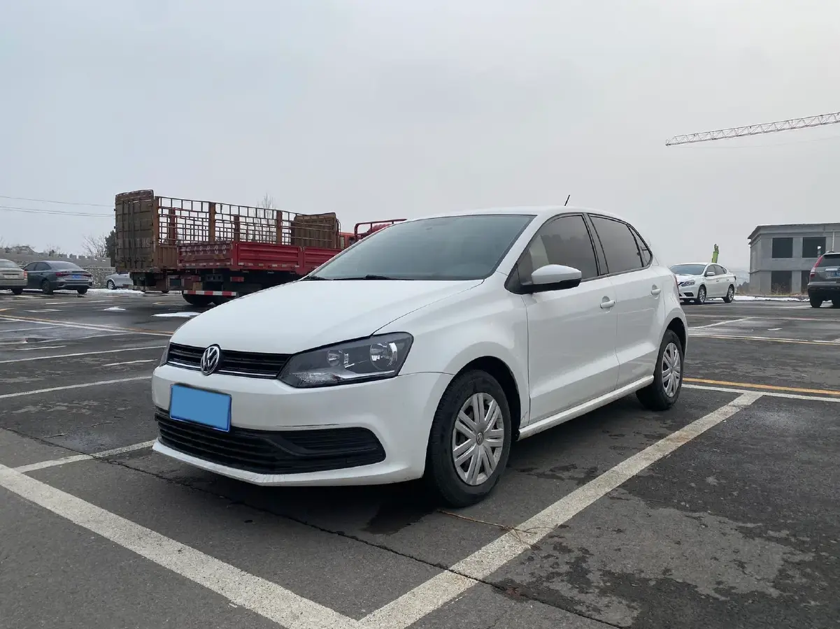 2016 Volkswagen Polo 1.4L 90HP L4 6AT
