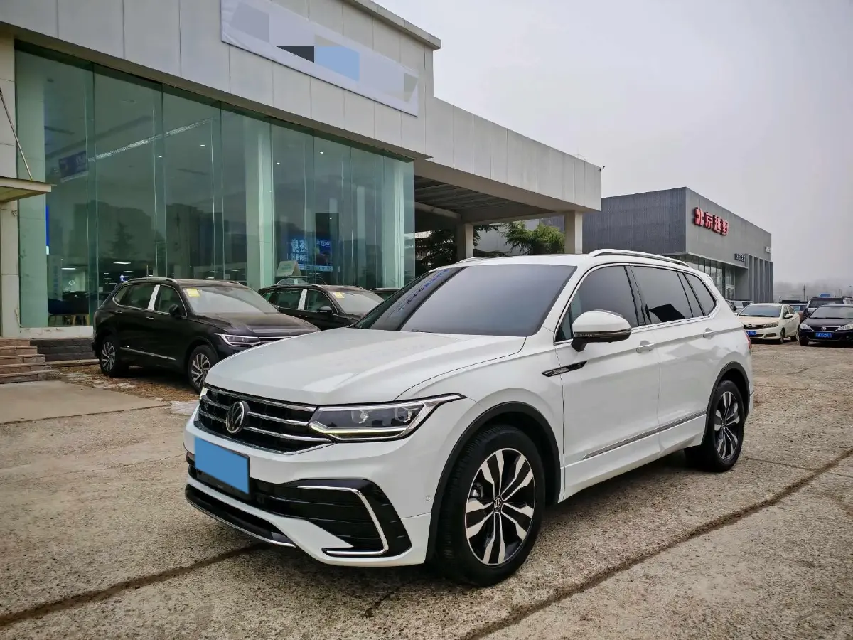 2024 Volkswagen Tiguan L 2.0T 186HP L4 7DCT