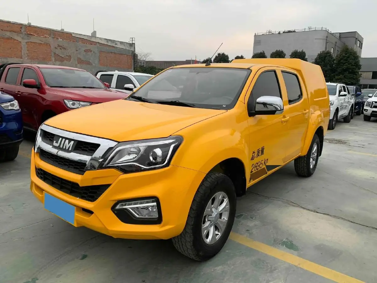 2020 Isuzu RE-MAX Jim 2.4T 211HP L4 5MT