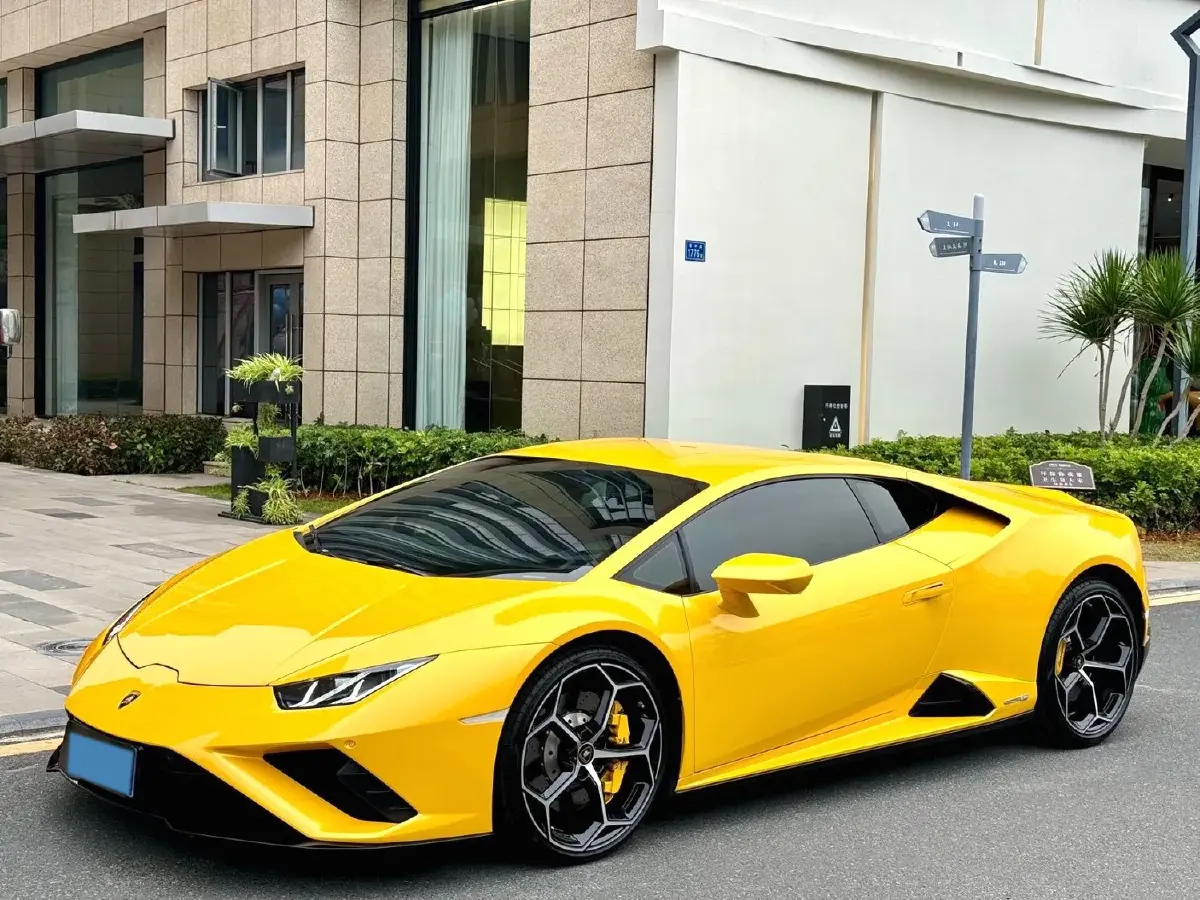 2019 Lamborghini Huracán 5.2L 640HP V10 7DCT