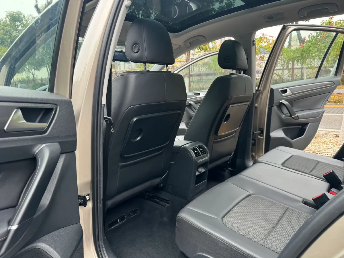 2018 Volkswagen Golf Sportsvan 1.4T 131HP L4 7DCT,autocango,china used car exporter,china ev exporter,chinese used car exporter,chinese used ev exporter