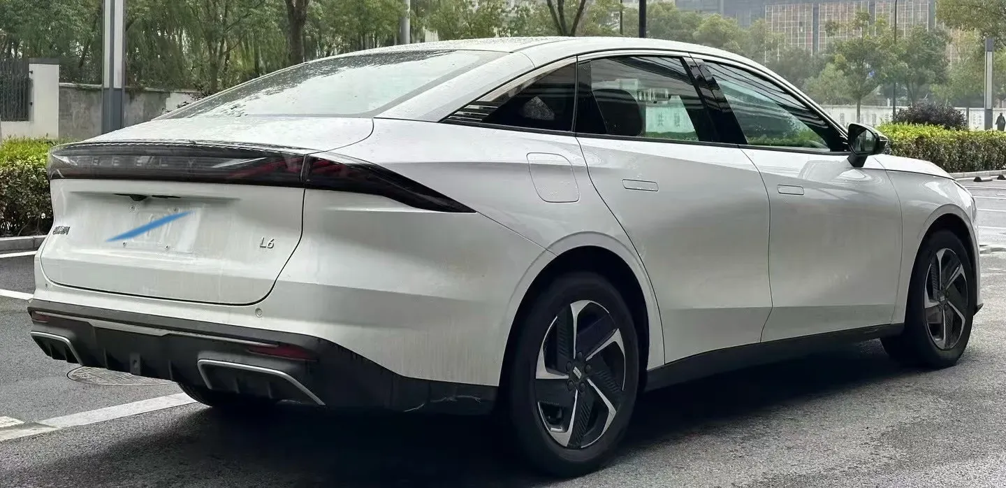 2023 Geely Galaxy L6 1.5T 163HP L4 3DHT PHEV,autocango,china used car exporter,china ev exporter,chinese used car exporter,chinese used ev exporter