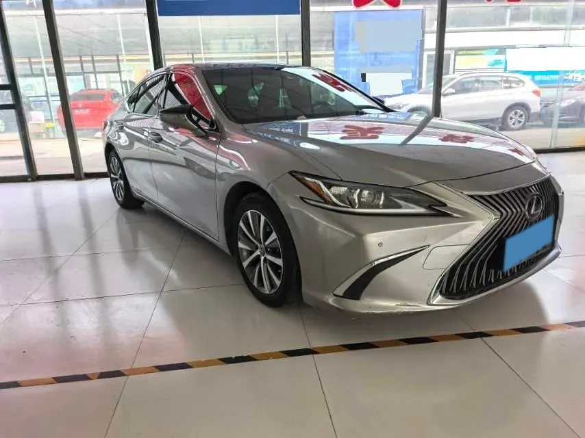 2020 Lexus ES 2.5L 178HP L4 E-CVT Hybrid,autocango,china used car exporter,china ev exporter,chinese used car exporter,chinese used ev exporter