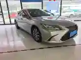 2020 Lexus ES 2.5L 178HP L4 E-CVT Hybrid