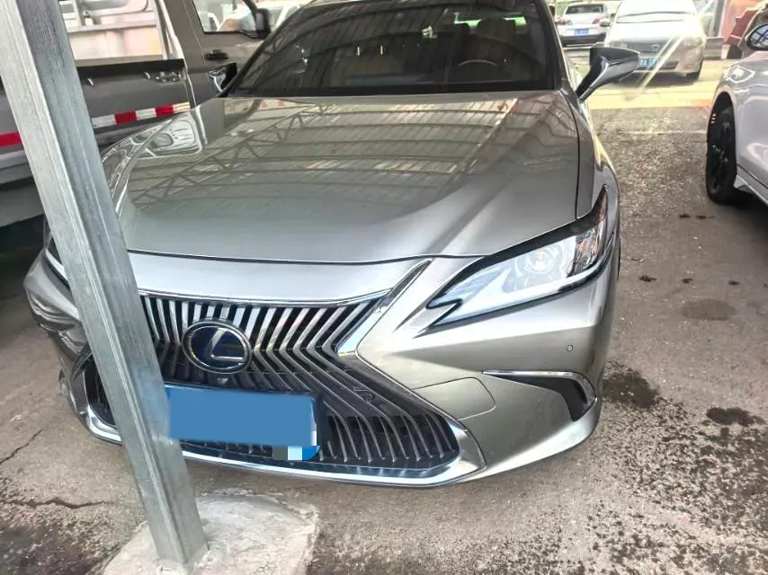 2020 Lexus ES 2.5L 178HP L4 E-CVT Hybrid,autocango,china used car exporter,china ev exporter,chinese used car exporter,chinese used ev exporter