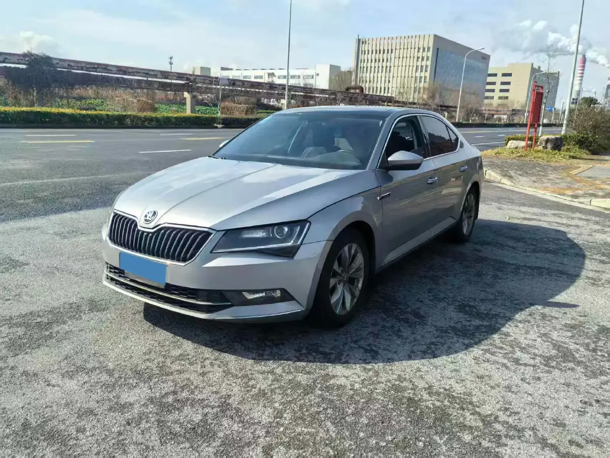 2018 Skoda Superb 1.8T 180HP L4 7DCT