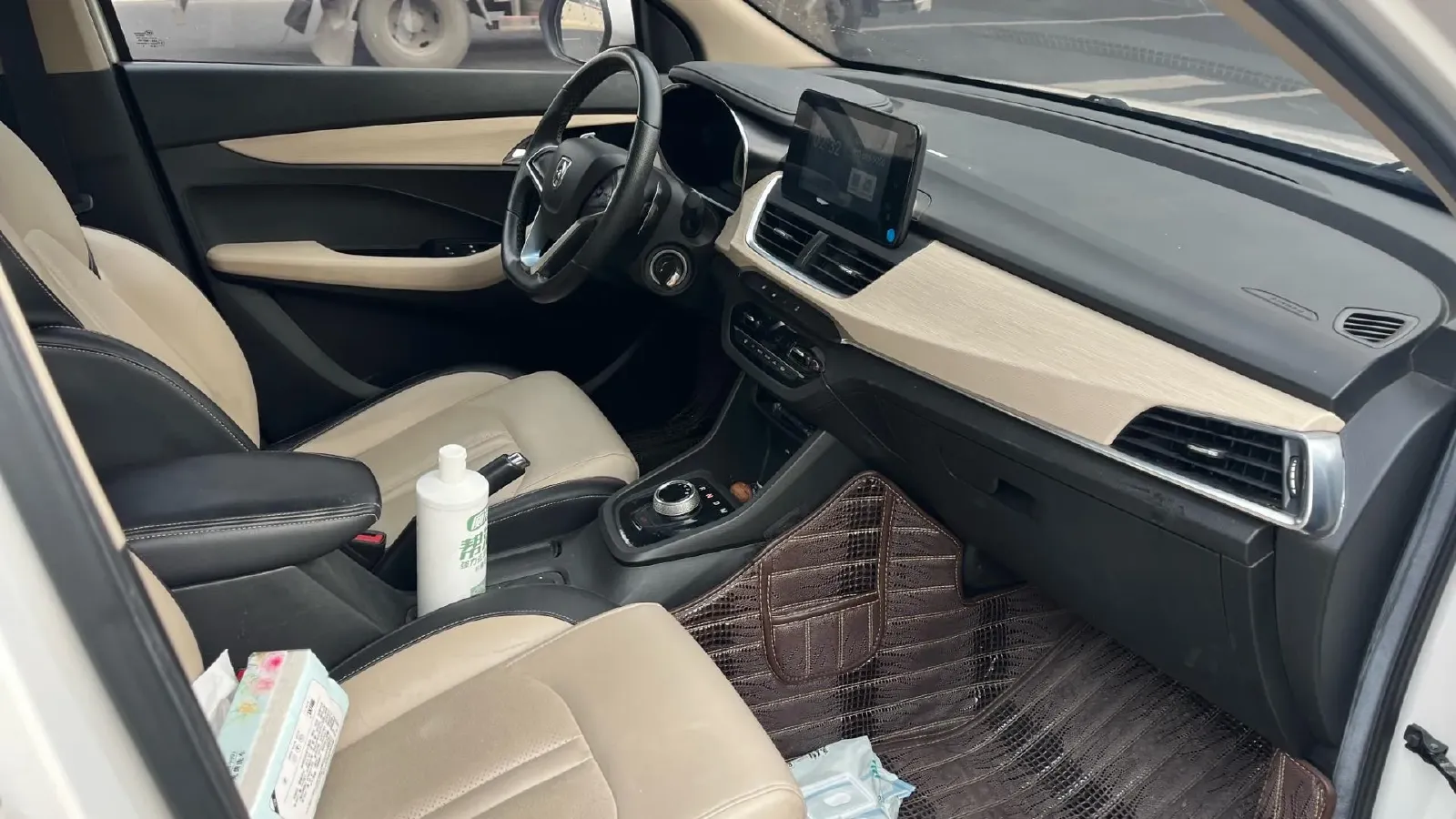 2018 BaoJun 530 1.5T 150HP L4 6MT,autocango,china used car exporter,china ev exporter,chinese used car exporter,chinese used ev exporter