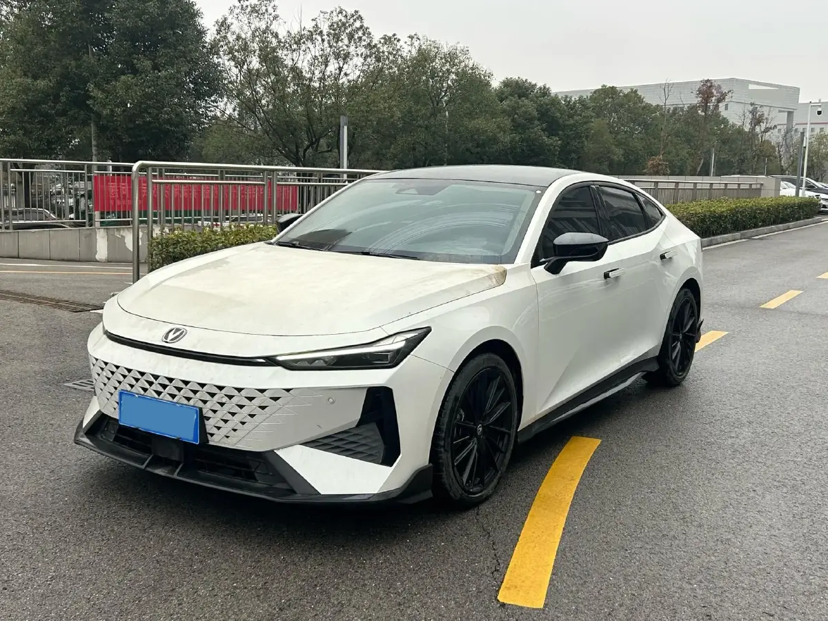 2024 ChangAn UNI-V 1.5T 188HP L4 7DCT