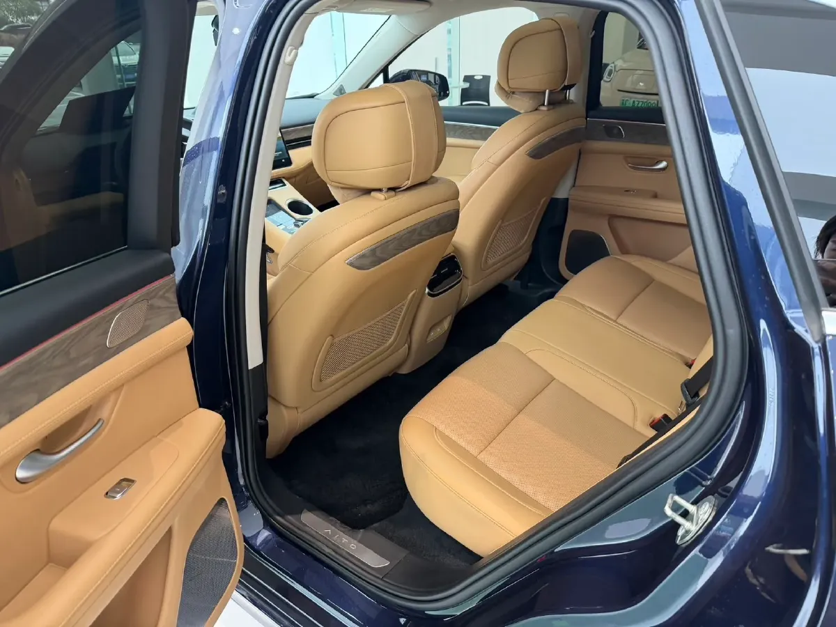 2022 JMC YuHu 7 2.0T 141HP L4 8AT,autocango,china used car exporter,china ev exporter,chinese used car exporter,chinese used ev exporter