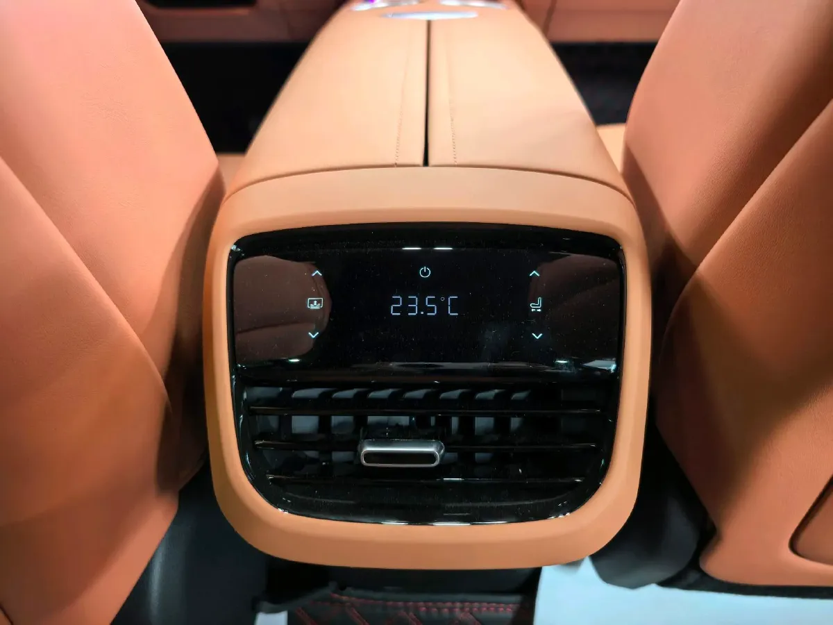 2025 Deepal S07 REEV 98HP REEV 31.73KWH,autocango,china used car exporter,china ev exporter,chinese used car exporter,chinese used ev exporter