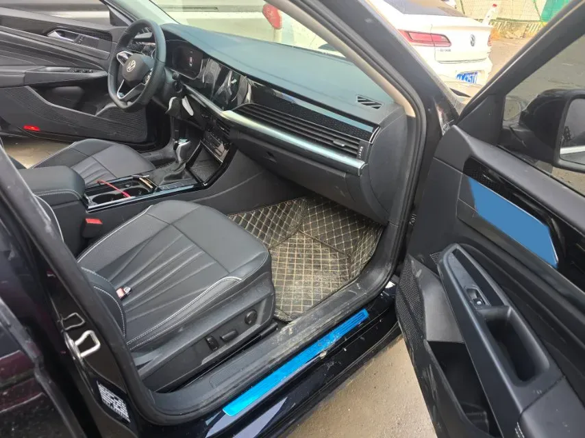 2024 Volkswagen Passat 2.0T 220HP L4 7DCT,autocango,china used car exporter,china ev exporter,chinese used car exporter,chinese used ev exporter