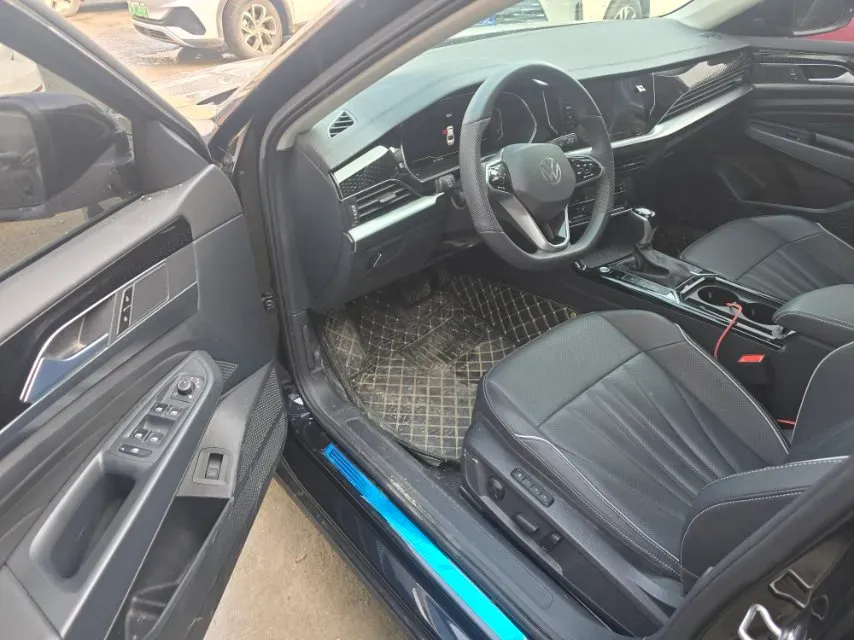 2024 Volkswagen Passat 2.0T 220HP L4 7DCT,autocango,china used car exporter,china ev exporter,chinese used car exporter,chinese used ev exporter