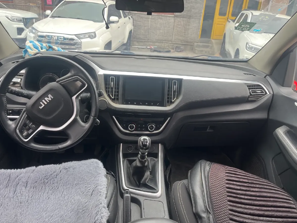 2019 JMC YuHu 5 2.0T 142HP L4 6MT,autocango,china used car exporter,china ev exporter,chinese used car exporter,chinese used ev exporter