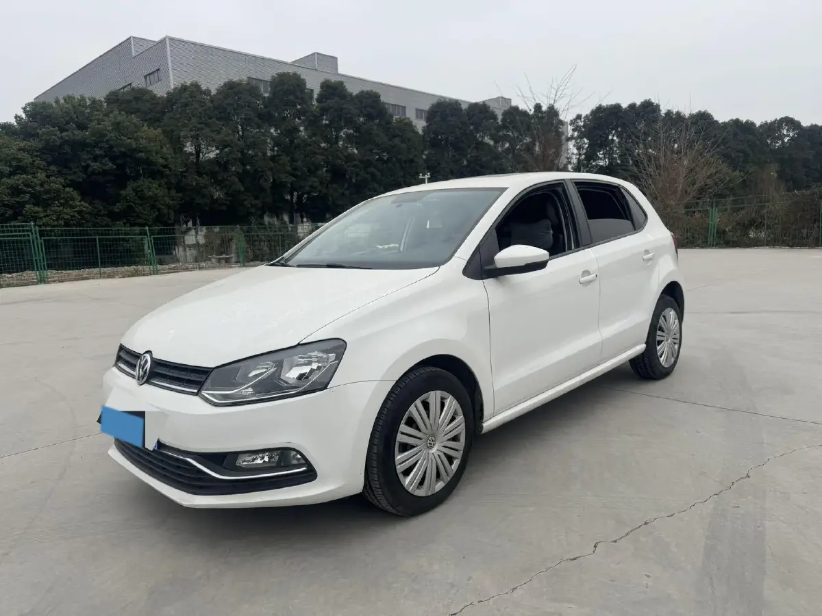 2016 Volkswagen Polo 1.6L 110HP L4 6AT