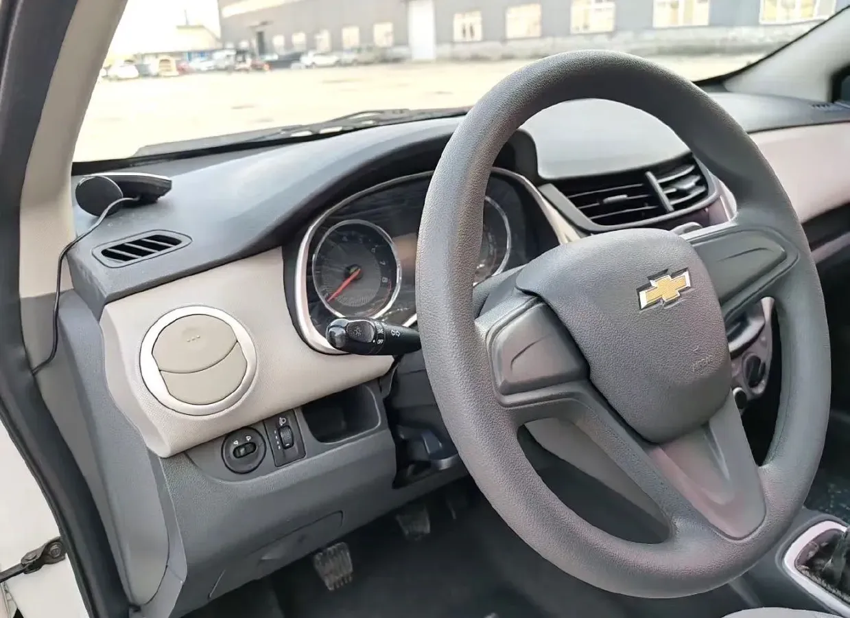 2015 Chevrolet Sail 1.5L 113HP L4 5MT,autocango,china used car exporter,china ev exporter,chinese used car exporter,chinese used ev exporter