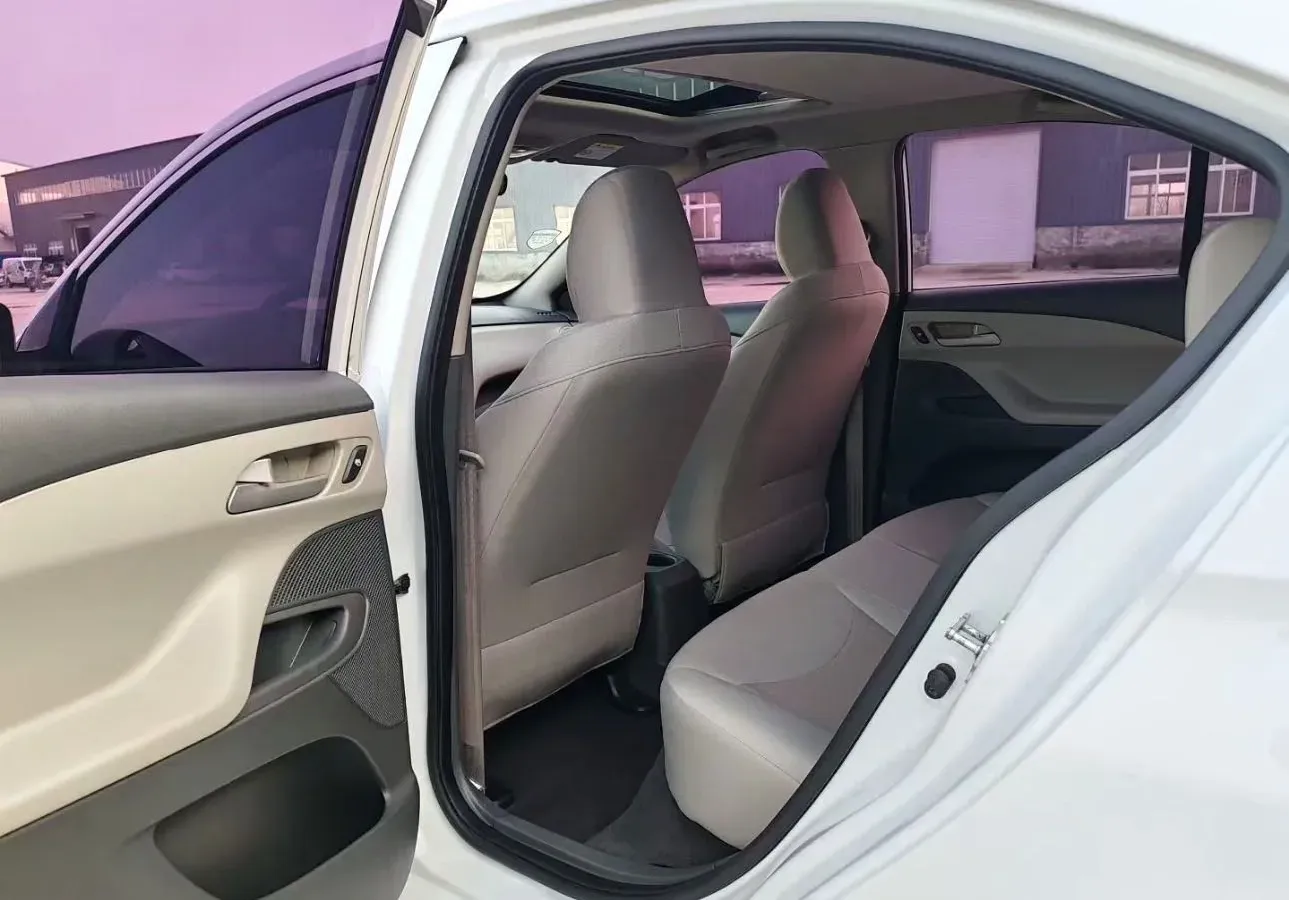 2015 Chevrolet Sail 1.5L 113HP L4 5MT,autocango,china used car exporter,china ev exporter,chinese used car exporter,chinese used ev exporter