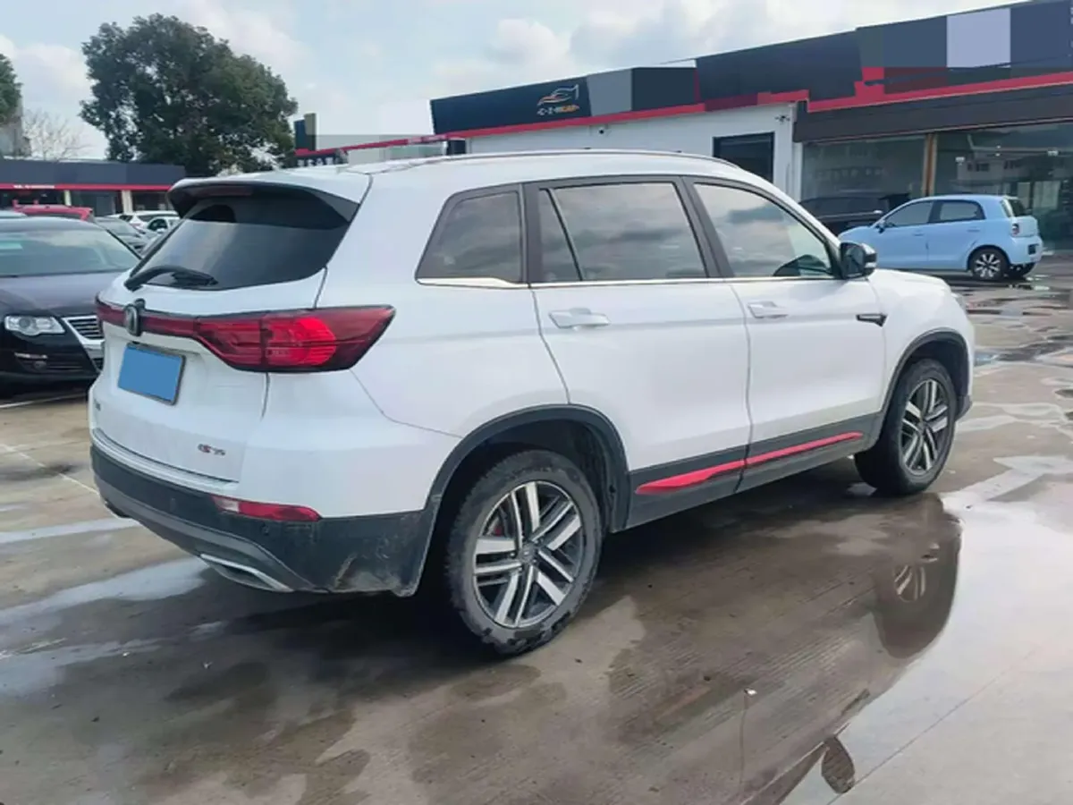 2023 ChangAn CS75 1.5T 188HP L4 7DCT,autocango,china used car exporter,china ev exporter,chinese used car exporter,chinese used ev exporter