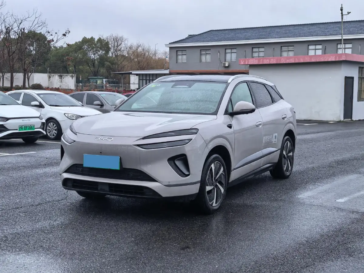 2025 LanDian E5 PLUS 1.5L 95HP L4 E-CVT PHEV