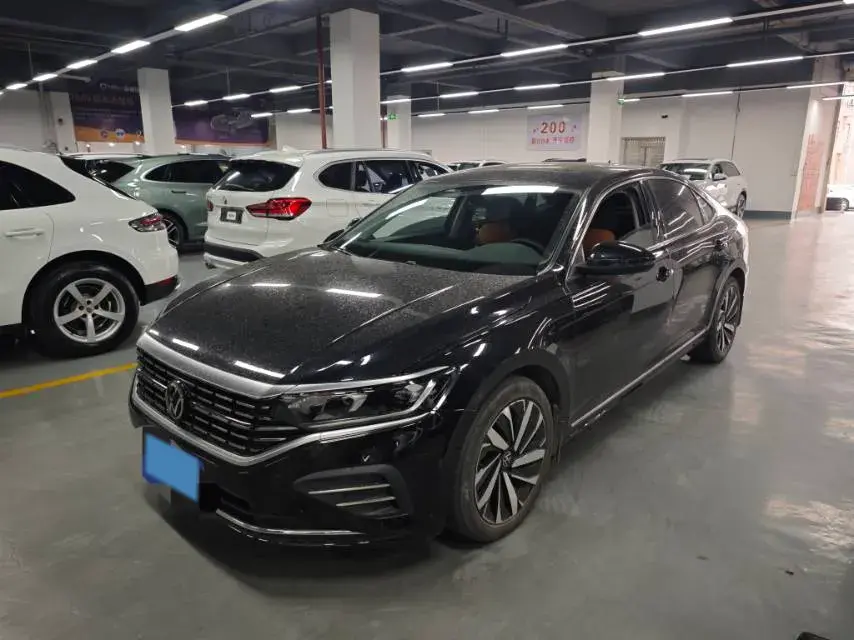 2024 Volkswagen Passat 2.0T 186HP L4 7DCT