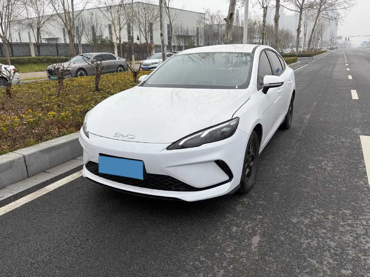 2025 BYD Seal05 DM-i 1.5L 101HP L4 E-CVT PHEV 7.68KWH