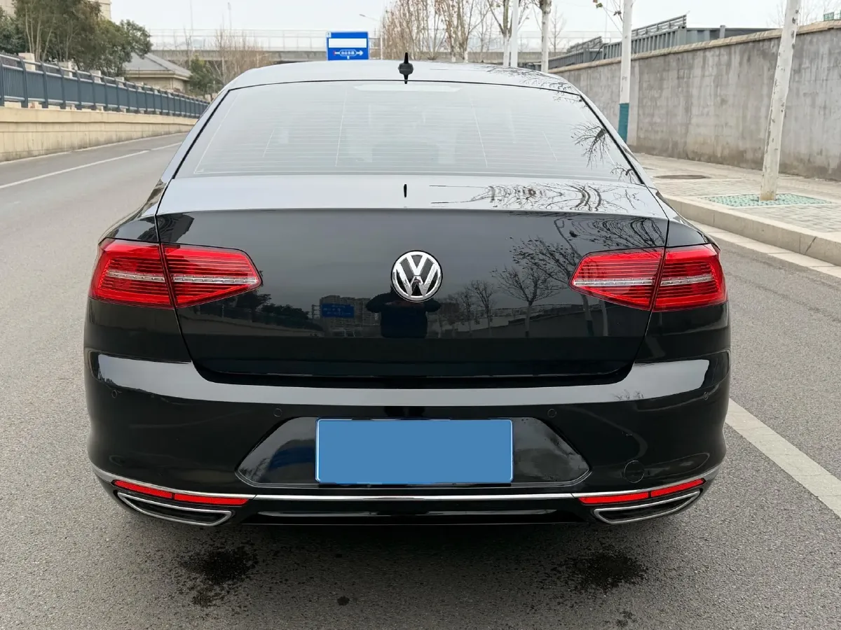 2019 Volkswagen Magotan 2.0T 186HP L4 7DCT,autocango,china used car exporter,china ev exporter,chinese used car exporter,chinese used ev exporter