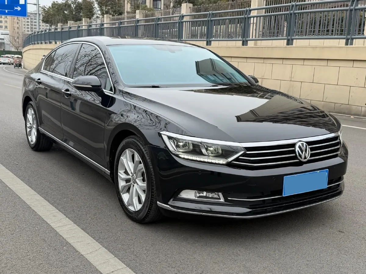 2019 Volkswagen Magotan 2.0T 186HP L4 7DCT,autocango,china used car exporter,china ev exporter,chinese used car exporter,chinese used ev exporter