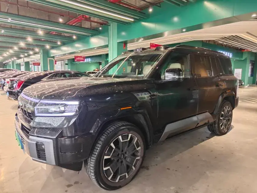 2025 FangChengBao Bao 8 2.0T 245HP L4 E-CVT PHEV 36.8KWH