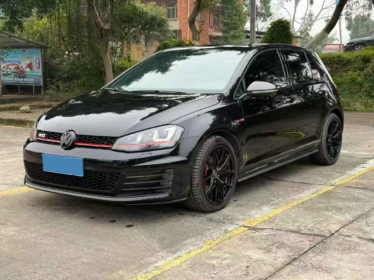 2016 Volkswagen GolfGTI 2.0T 220HP L4 7DCT