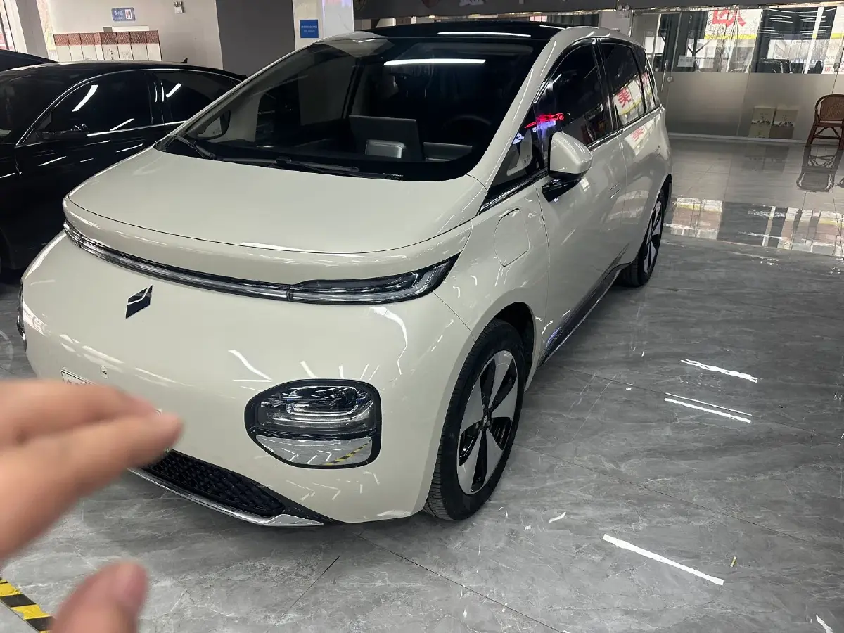 2023 BaoJun Cloud BEV 50.6KWH